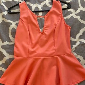 Tank top with poked dot bow